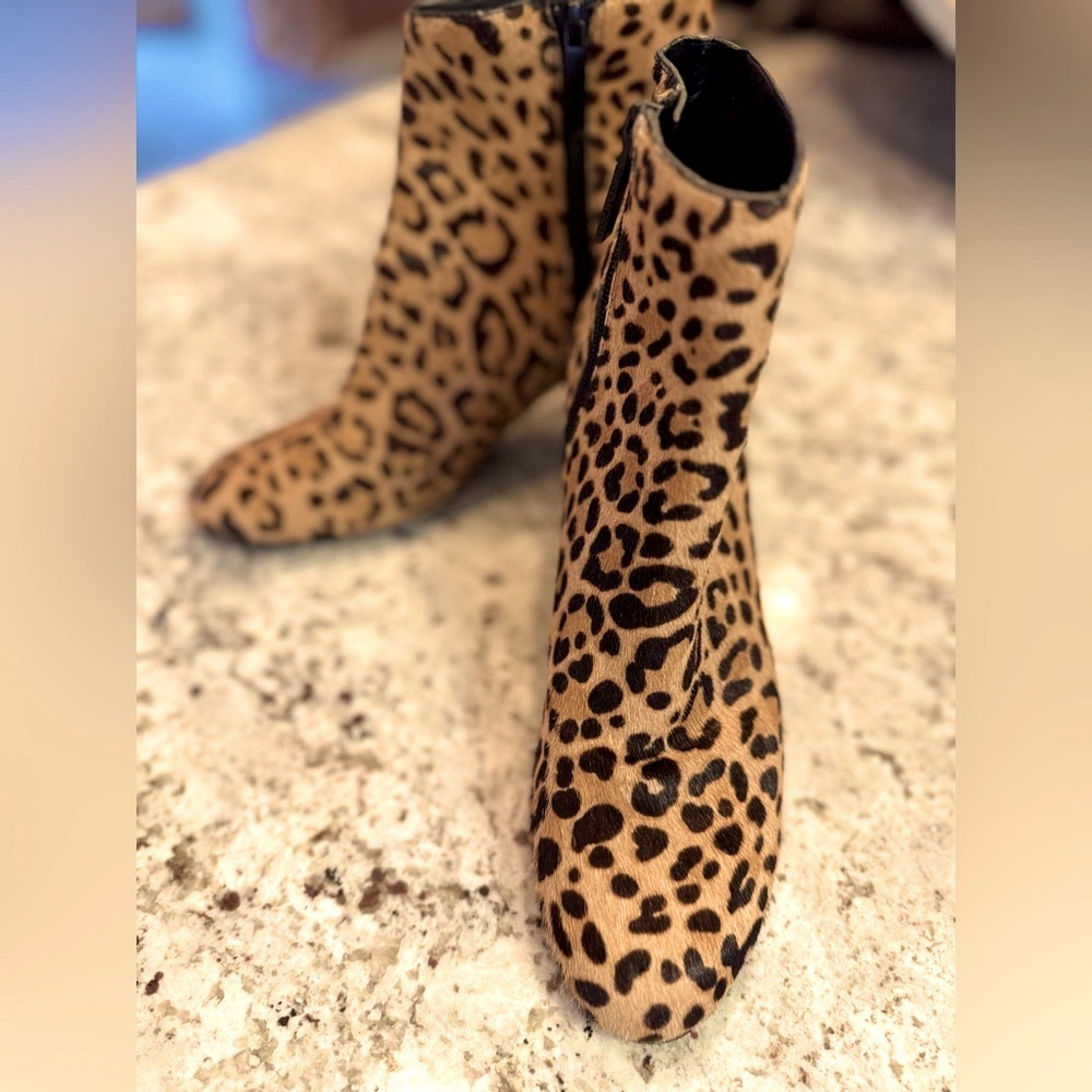 Kendall & Kylie Black and Tan‎ Ankle Booties